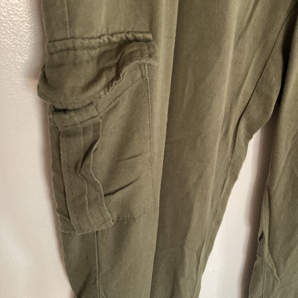 🖤 Socialite Junior’s Olive Joggers w/ Elastic Waistband (size L) - Picture 4 of 8